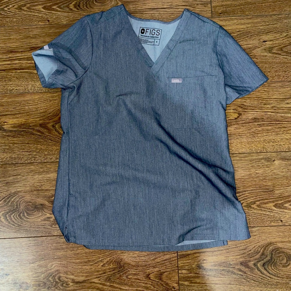 EUC Figs Catarina top size S